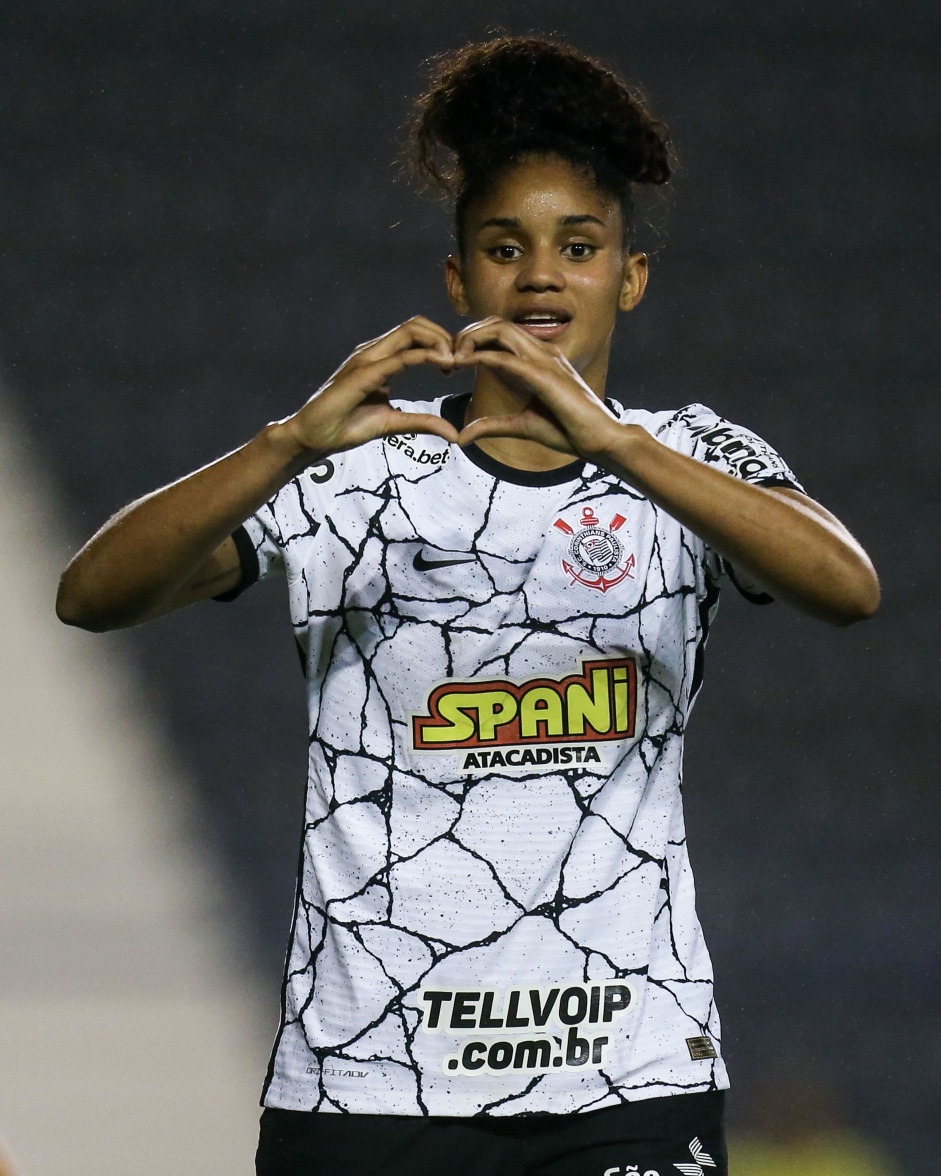 Tarciane comemorando seu gol no jogo entre Corinthians e Pinda pelo Paulista Feminino
