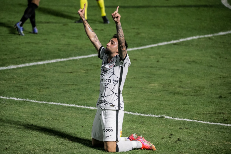 Mosquito comemora gol na partida entre Corinthians e Red Bull Bragantino, pelo Brasileirão
