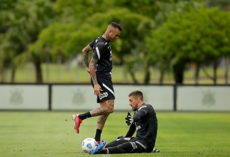 Luan e Guilherme durante penltimo treino antes do confronto contra o Sport