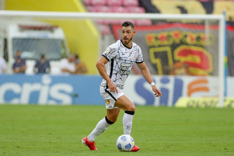 Giuliano durante confronto entre Sport e Corinthians