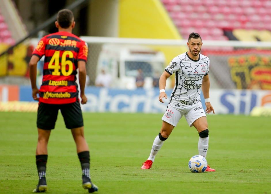 Giuliano durante confronto entre Sport e Corinthians
