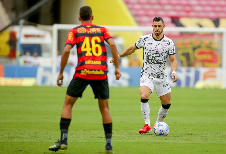 Giuliano durante confronto entre Sport e Corinthians