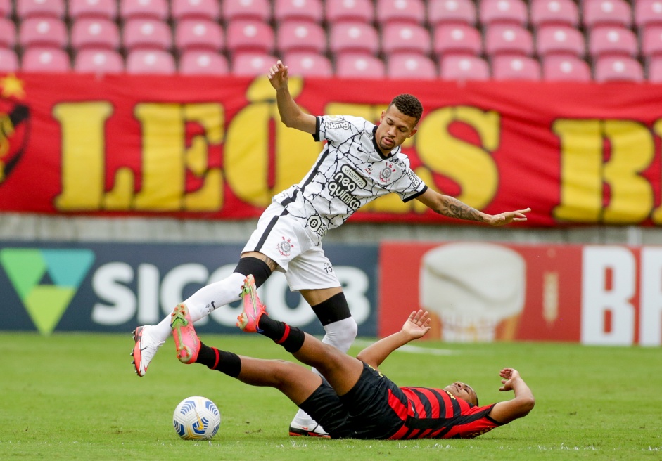 Corinthians de Joo Victor fez e levou mais gols diante dos mesmos adversrios