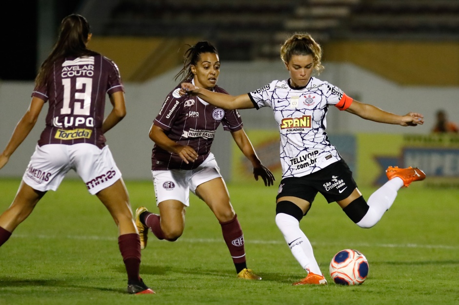 Tamires durante partida entre Corinthians e Ferroviria pela semifinal do Paulista Feminino
