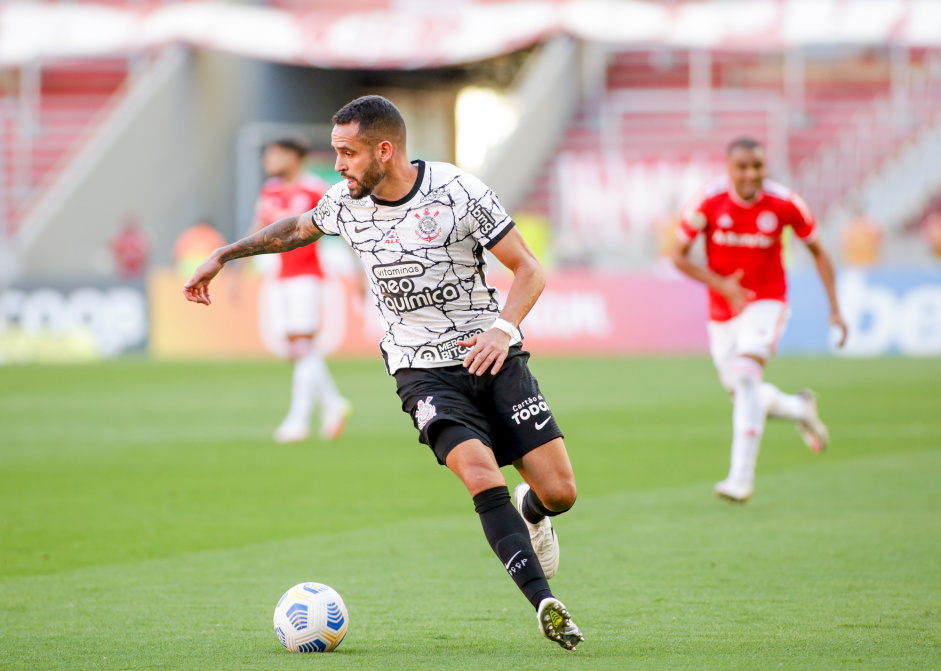 Renato Augusto no empate entre Corinthians e Internacional, no Beira Rio, pelo Brasileiro