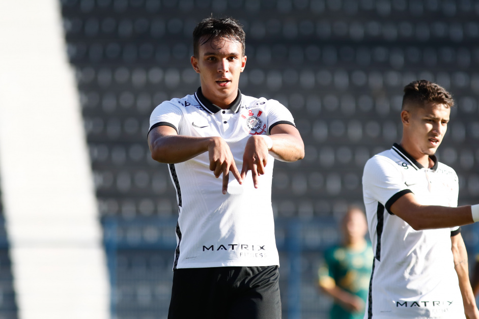 Giovane na goleada do Corinthians sobre o XV de Ja, pelo Paulista Sub-20