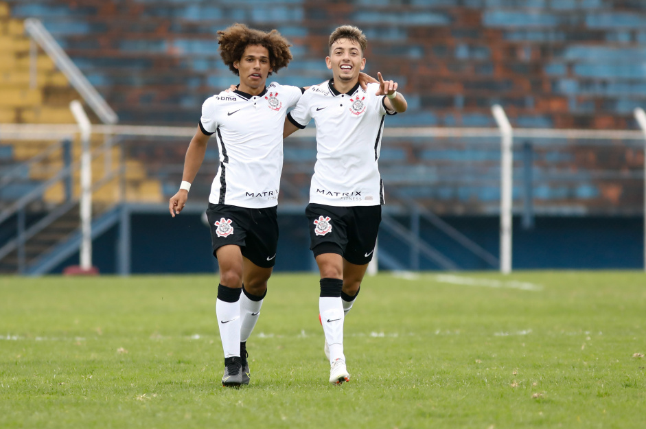 Biro e Ryan no jogo entre Corinthians e So Caetano, pelo Campeonato Paulista Sub-20