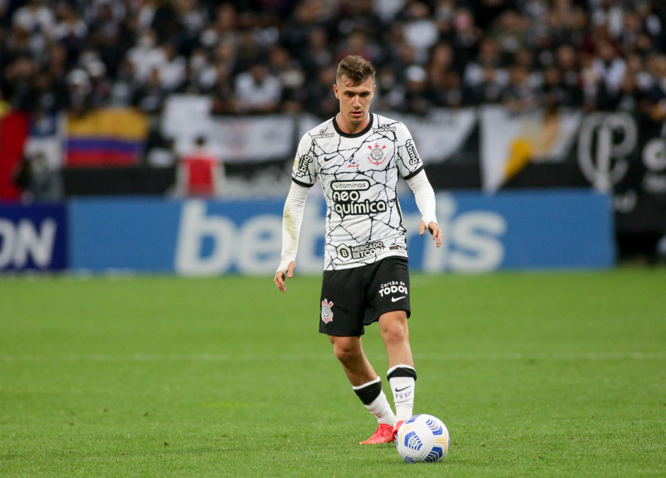 Lucas Piton dcomeou a temporada de 2022 como titular do Corinthians