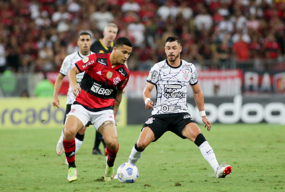 Giuliano no jogo entre Corinthians e Flamengo, no Maracan, pelo Brasileiro