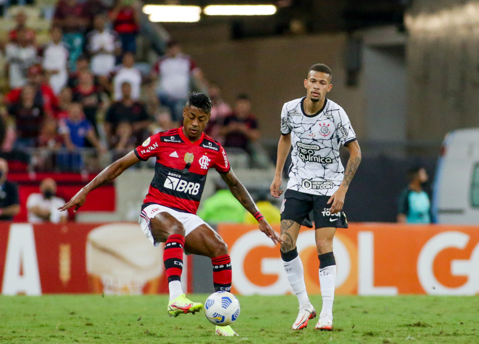 Joo Victor no jogo entre Corinthians e Flamengo, no Maracan, pelo Brasileiro