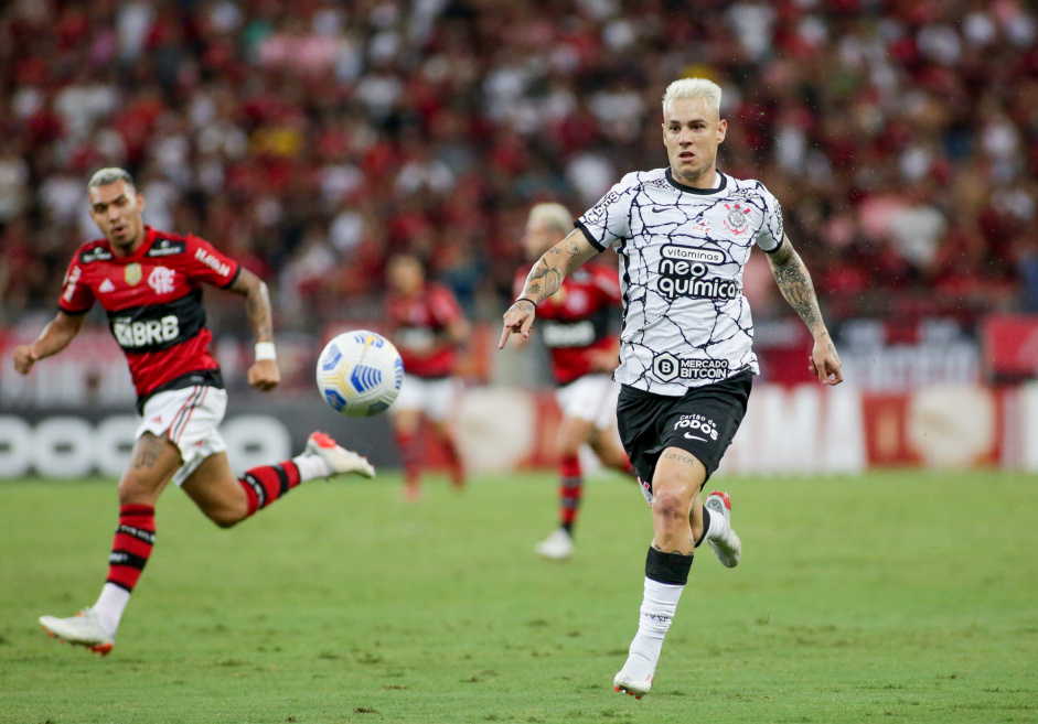 Rger Guedes no jogo entre Corinthians e Flamengo, no Maracan, pelo Brasileiro