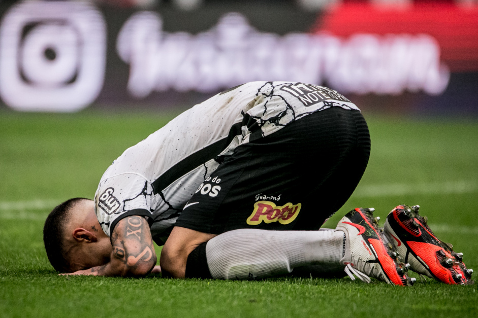 Volante Gabriel anotou o segundo gol do Corinthians no jogo contra o Santos