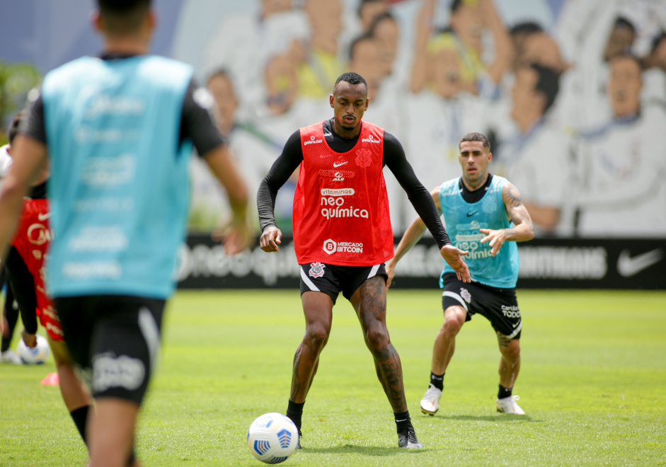 Raul Gustavo durante treino do Corinthians no CT Joaquim Grava