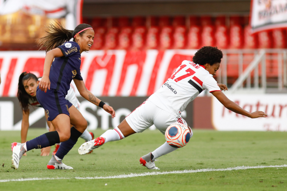 Victoria no jogo entre Corinthians e São Paulo pela final do Paulista Feminino