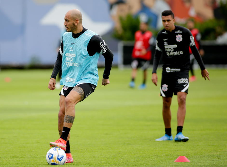 Fbio Santos e Cantillo durante ltimo treino do Corinthians para jogo contra o Juventude