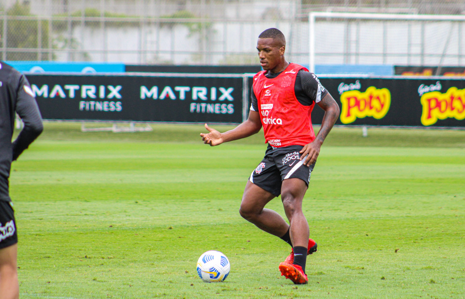 Xavier se prepara no CT do Corinthians para último jogo do Brasileiro 2021
