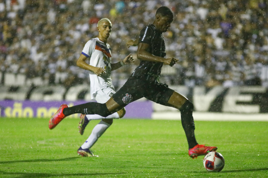 Felipe Augusto durante jogo de estreia do Corinthians na Copinha 2022, contra o Resende