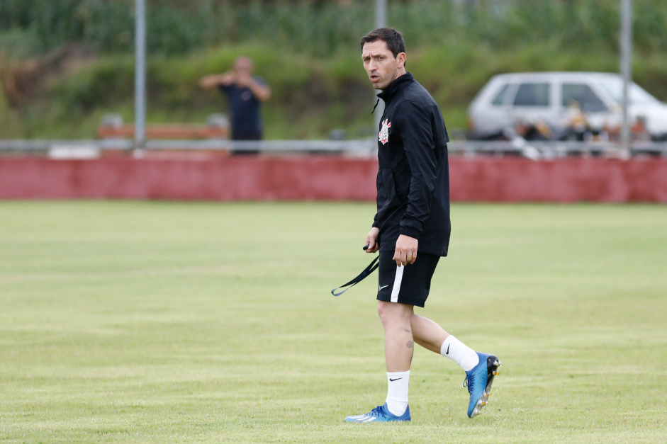 Tcnico Diogo Siston durante ltimo treino antes do jogo contra o River-PI, pela Copinha