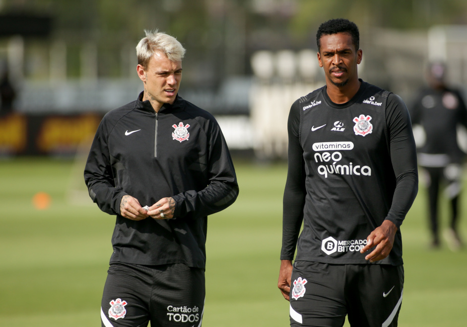 Rger e J durante treino do Corinthians no CT Joaquim Grava