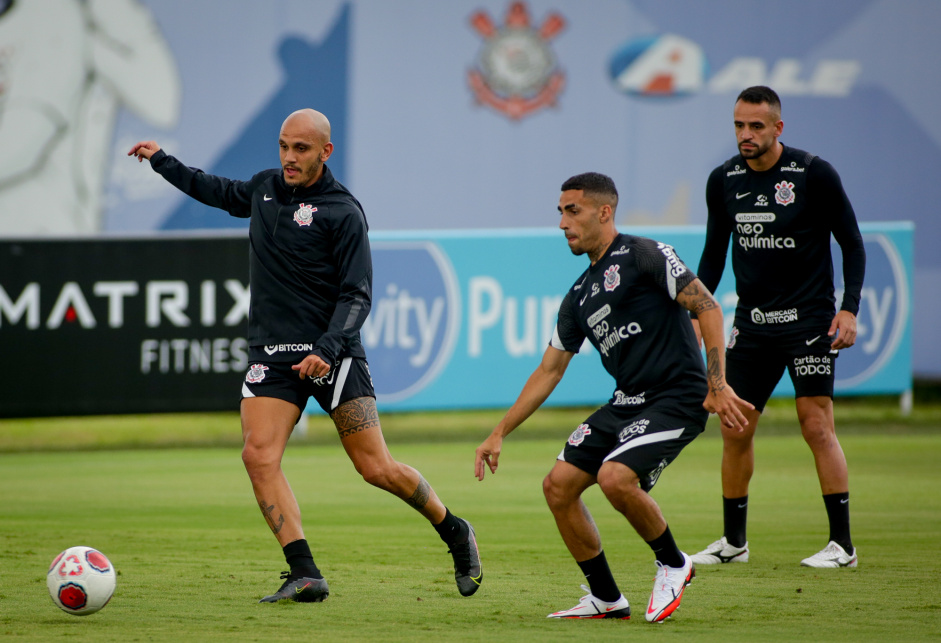 Fbio Santos, Gabriel e Renato Augusto treinam no Corinthians