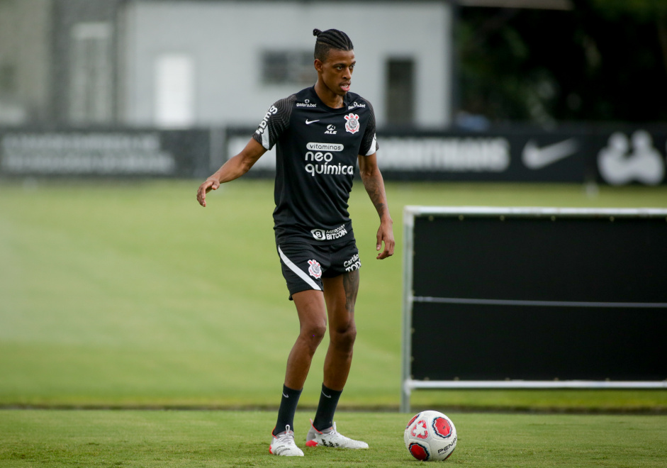 Robson Bambu treinou pela primeira vez com o Corinthians
