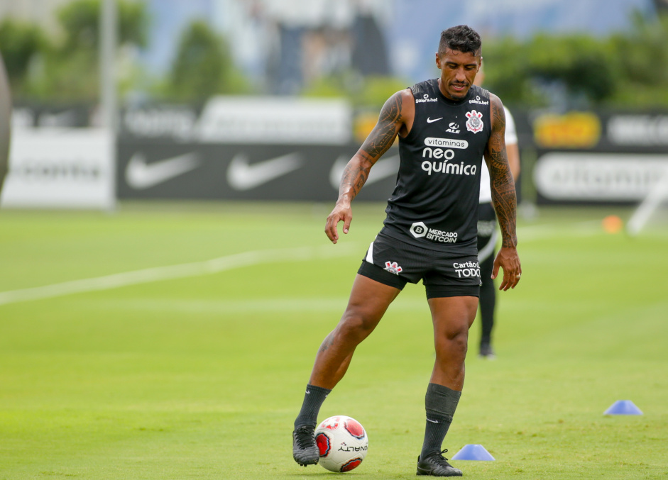 Paulinho em treino do Corinthians no CT Joaquim Grava