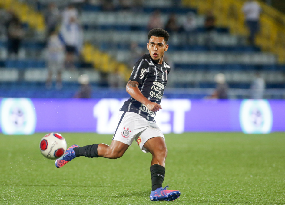 Du Queiroz foi escalado como titular nas duas primeiras partidas do Corinthians no ano