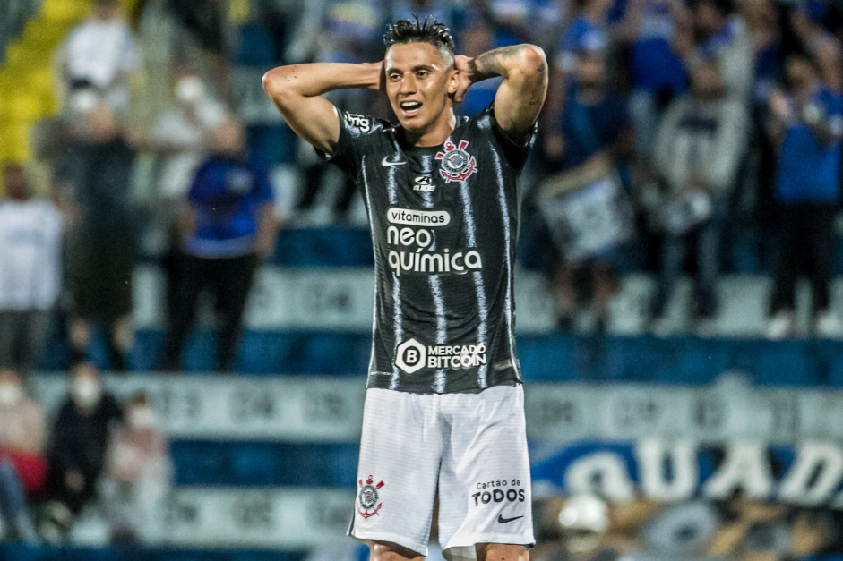 Mantuan lamenta gol perdido contra o Santo André; Sylvinho acredita que Corinthians podia ter definido o jogo no primeiro tempo