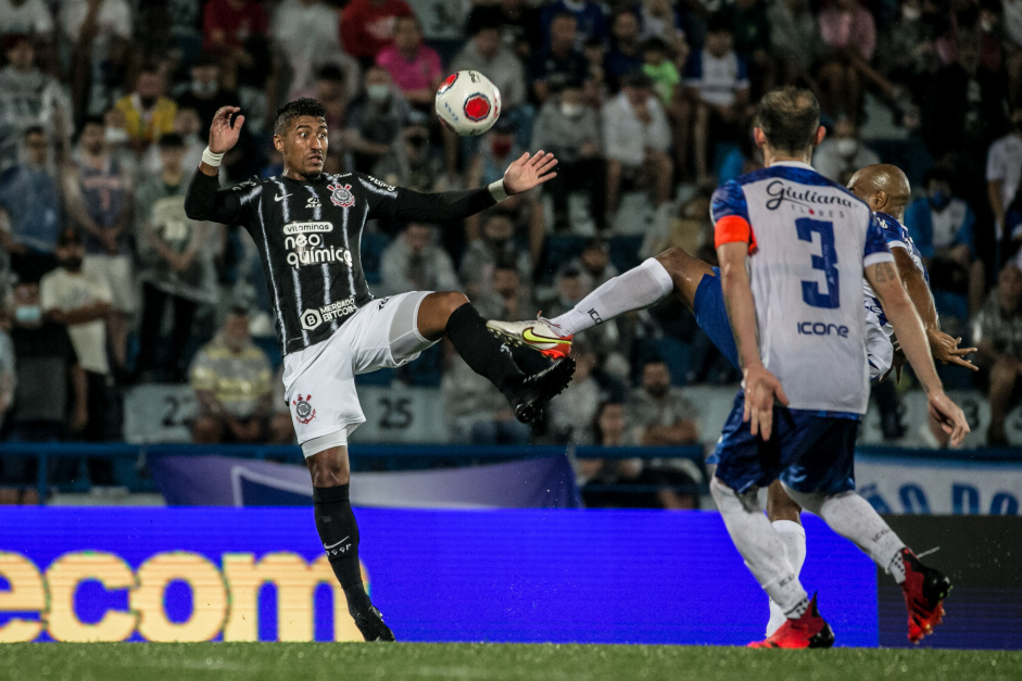 Paulinho entrou aos dez minutos do segundo tempo do jogo entre Corinthians e Santo Andr
