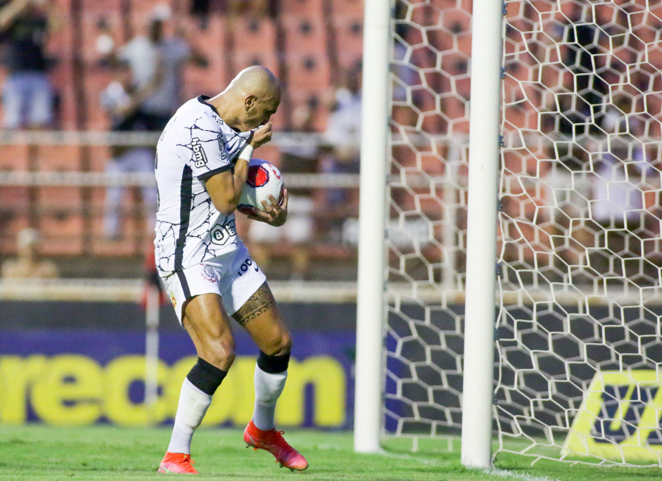 Fbio Santos na partida entre Corinthians e Ituano neste domingo