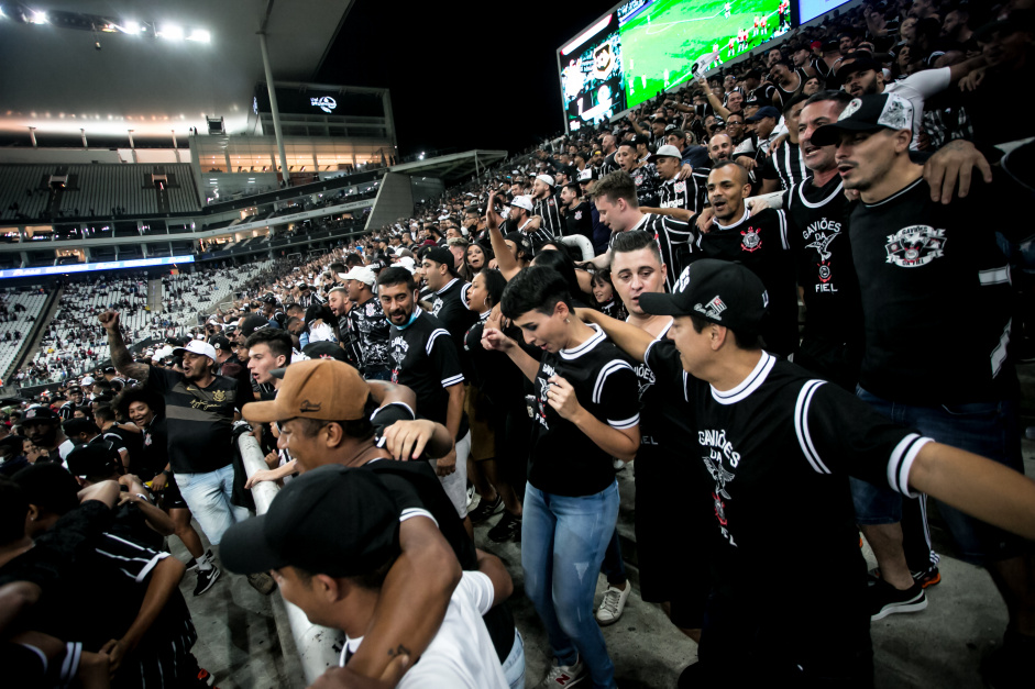 Torcida do Corinthians na Neo Qumica Arena nesta quarta-feira
