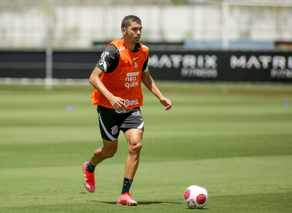 Bruno Melo desfalcou o Corinthians no treino desta quinta-feira