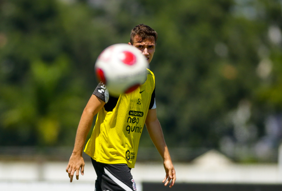 Lucas Piton em preparao para o duelo entre Corinthians e Red Bull Bragantino