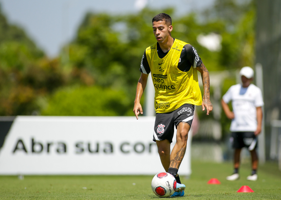 O jovem Gabriel Pereira tambm treinou normalmente no CT Dr. Joaquim Grava