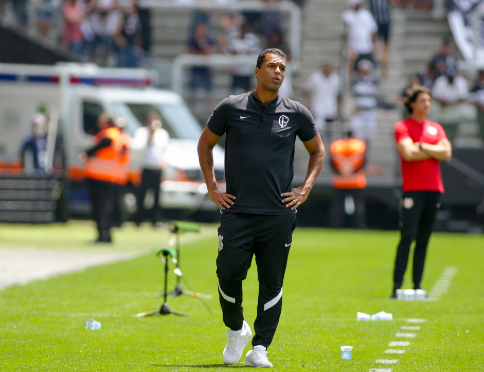 Torcida do Corinthians tem repercussão negativa com anúncio do novo treinador; veja tuítes