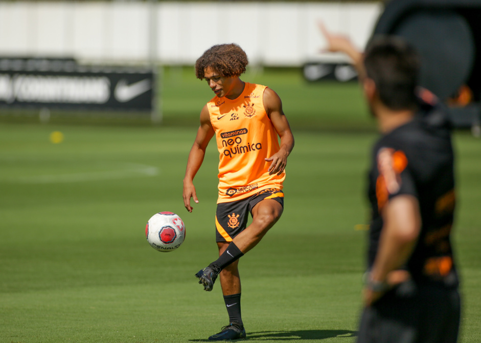 Guilherme Biro completa 18 anos de idade nesta quarta-feira; jogador j teve aparies em treinos e jogos do profissional