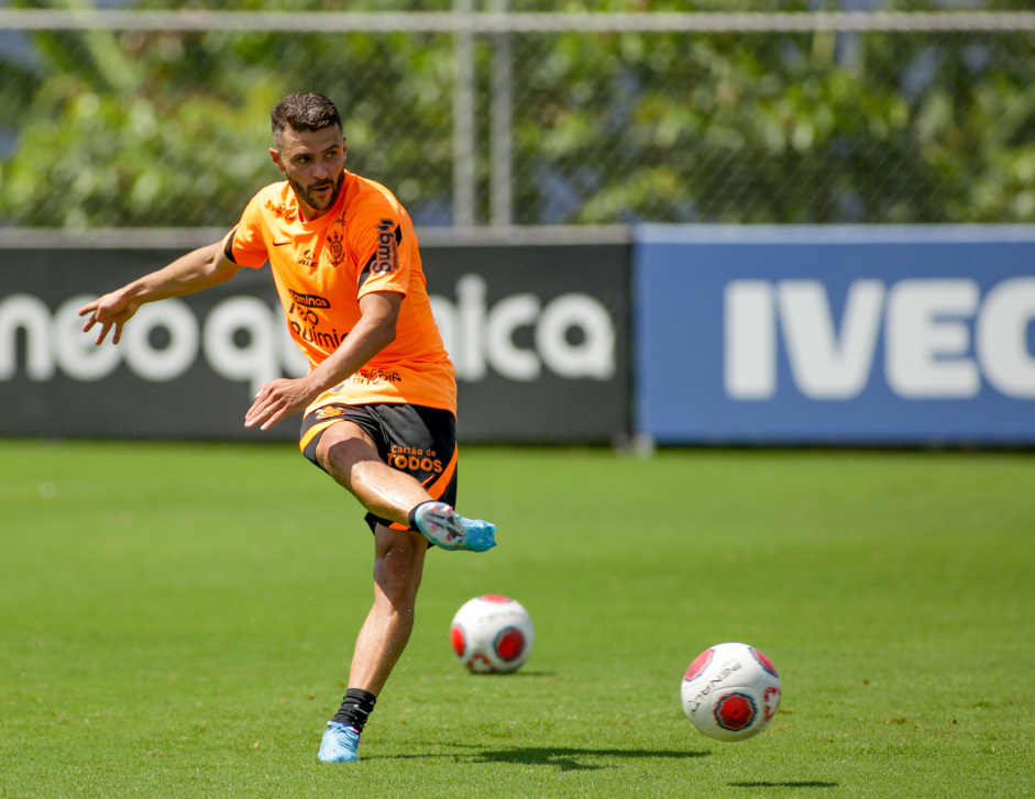 Jnior Moraes j pode fazer sua estreia pelo Corinthians