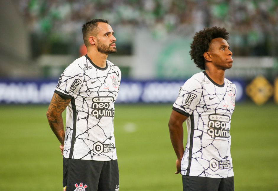Renato Augusto e Willian na partida com o Palmeiras desta quinta-feira
