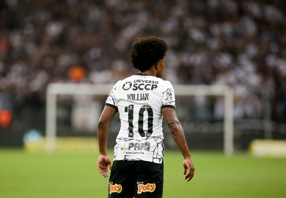 Willian na partida do Corinthians contra o Guarani nesta quinta-feira