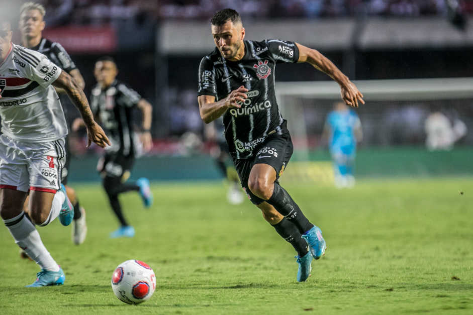 Jnior Moraes durante o jogo entre So Paulo e Corinthians