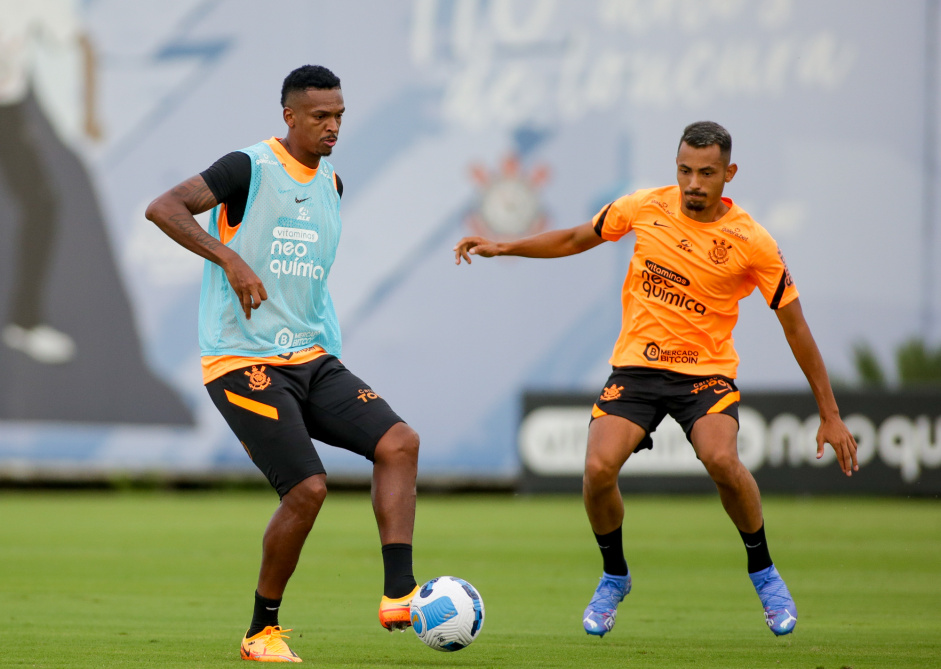 Belezi e J em treino desta segunda-feira no CT