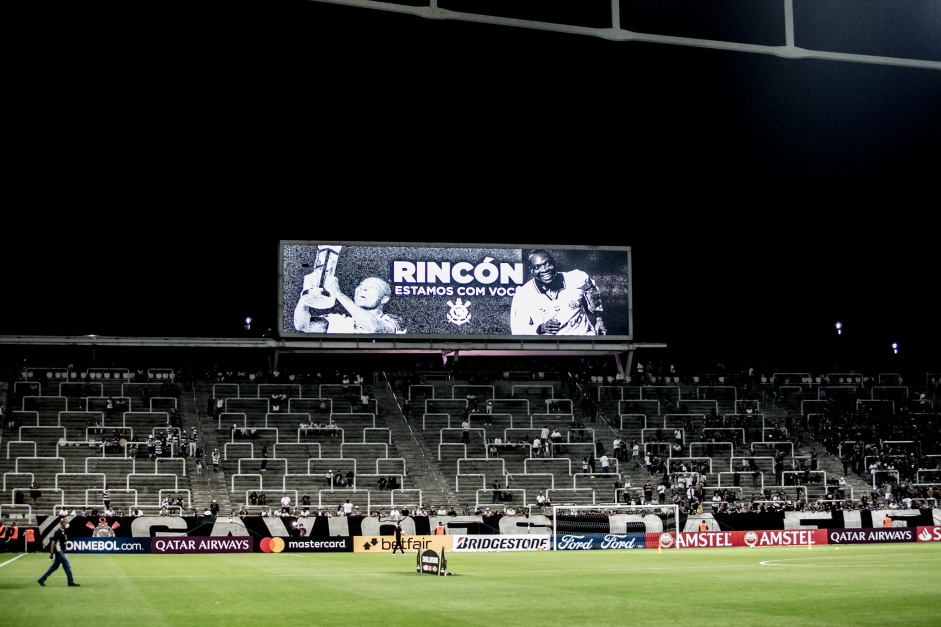 Homenagem para Freddy Rincn durante Corinthians x Deportivo Cali