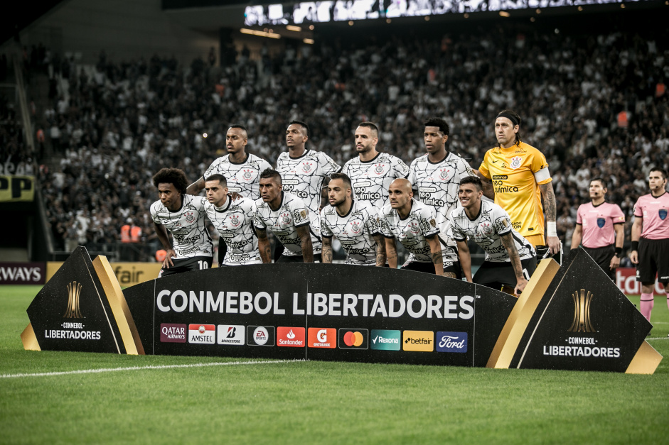 Time titular do Corinthians contra o Deportivo Cali
