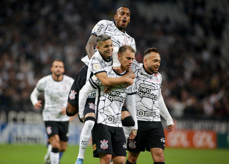 Corinthians recebe o São Paulo neste domingo