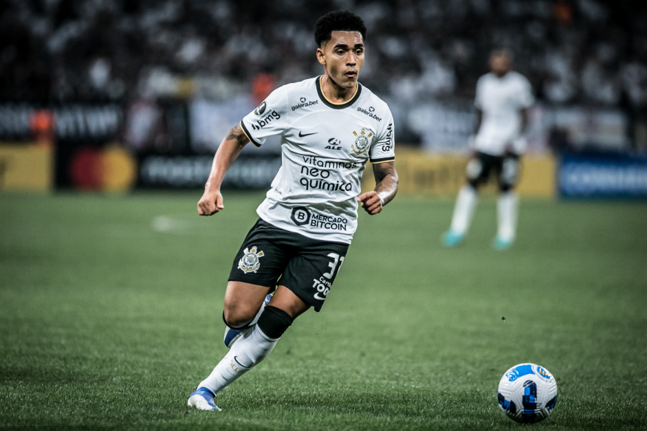 Du Queiroz era o único corinthiano a ter participado de todos os jogos desde a eliminação da equipe no Paulista, mas descansou na última quarta-feira Du Queiroz era o único corinthiano a ter participado de todos os jogos desde a eliminação da equipe no Paulista, mas descansou na última quarta-feira