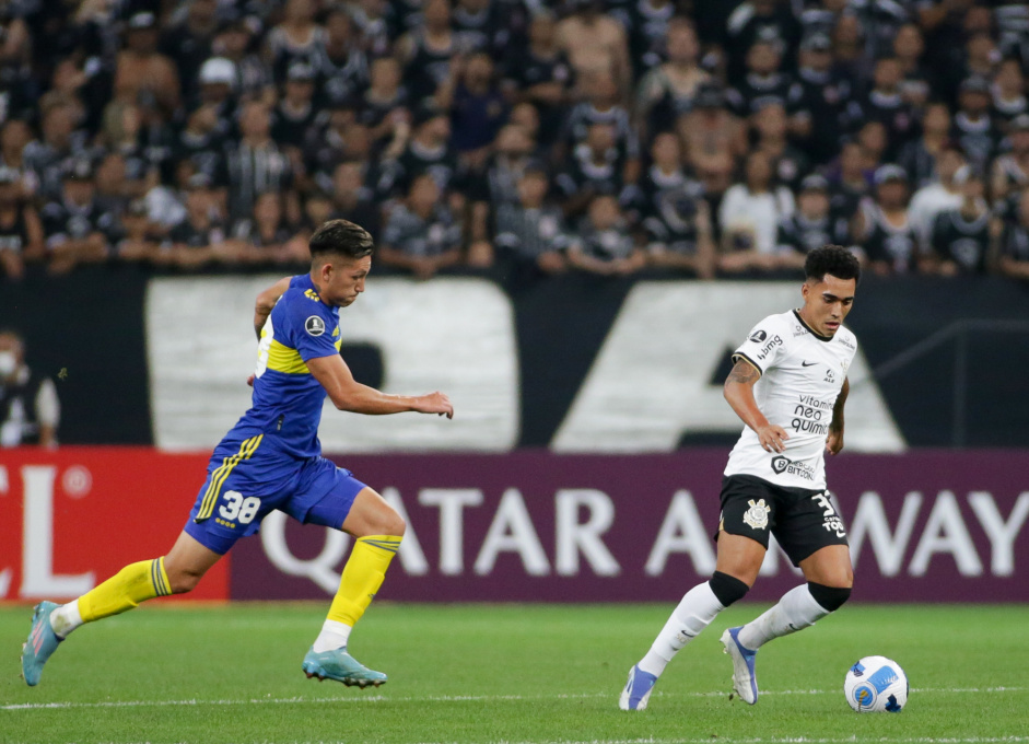 Du Queiroz em jogo contra o Boca Juniors