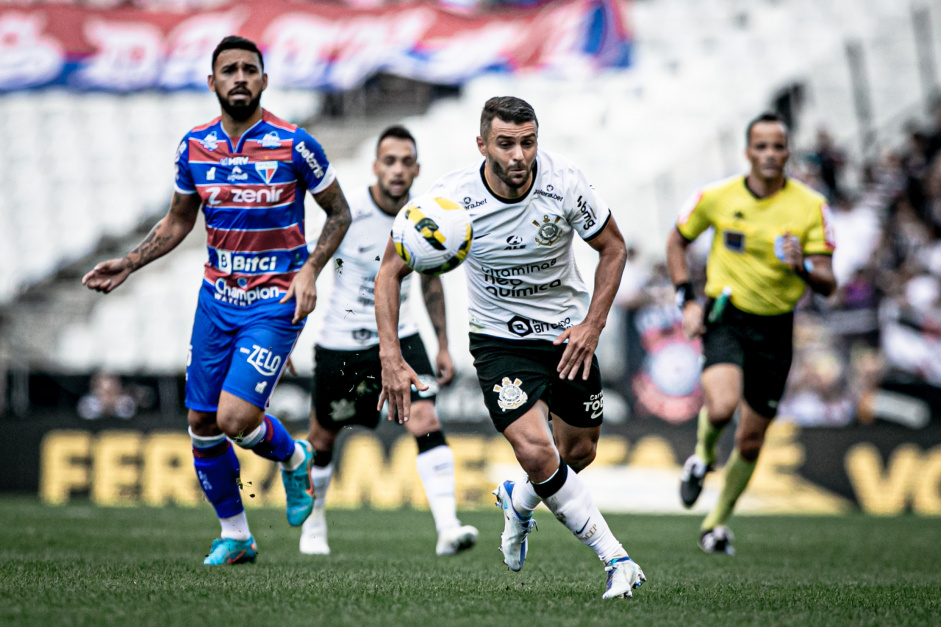 Jnior Moraes durante a vitria do Corinthians contra o Fortaleza pelo Brasileiro