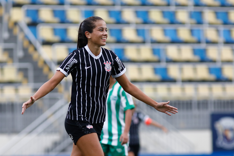 Ellen marcou o terceiro gol do Corinthians contra o Juventude