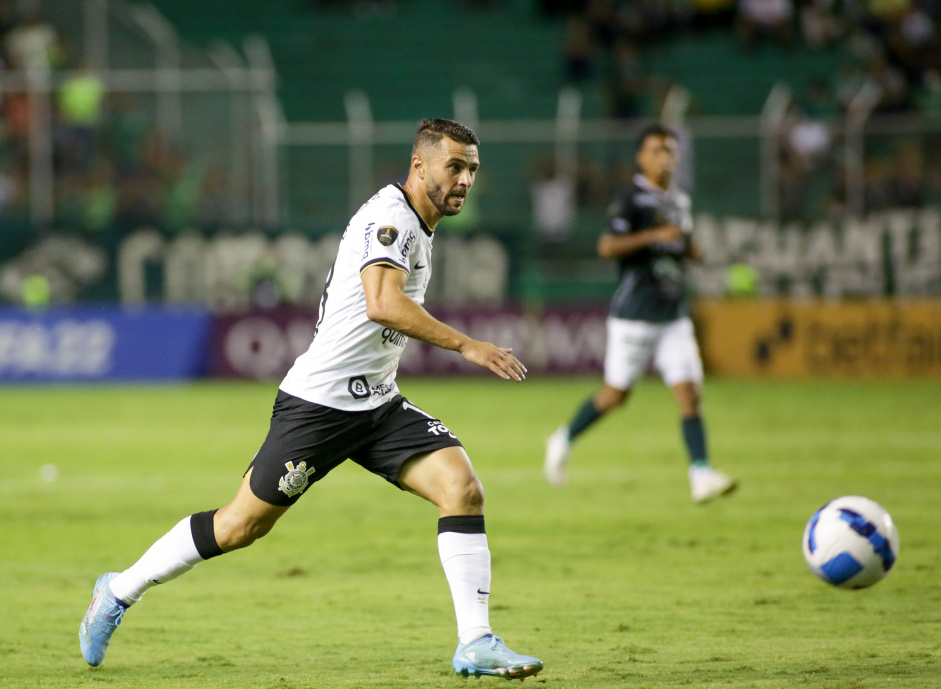 Atacante Junior Moraes ainda procura seu primeiro gol como jogador do Corinthians