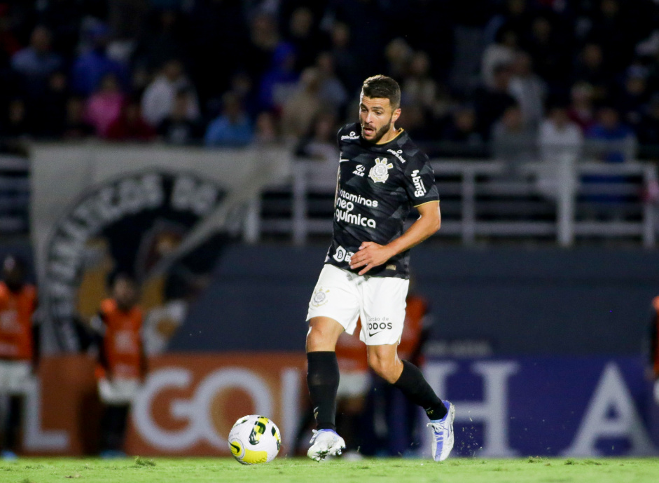 Junior Moraes em jogo contra Red Bull Bragantino